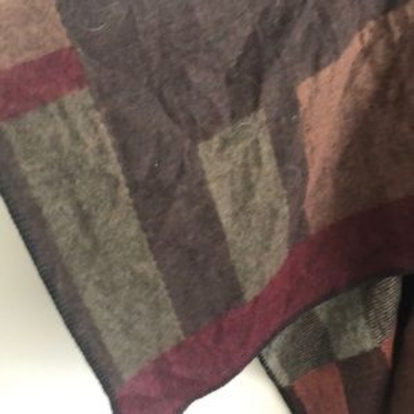 Steve Madden Burgundy and Grey Cape - Picture 2 of 4